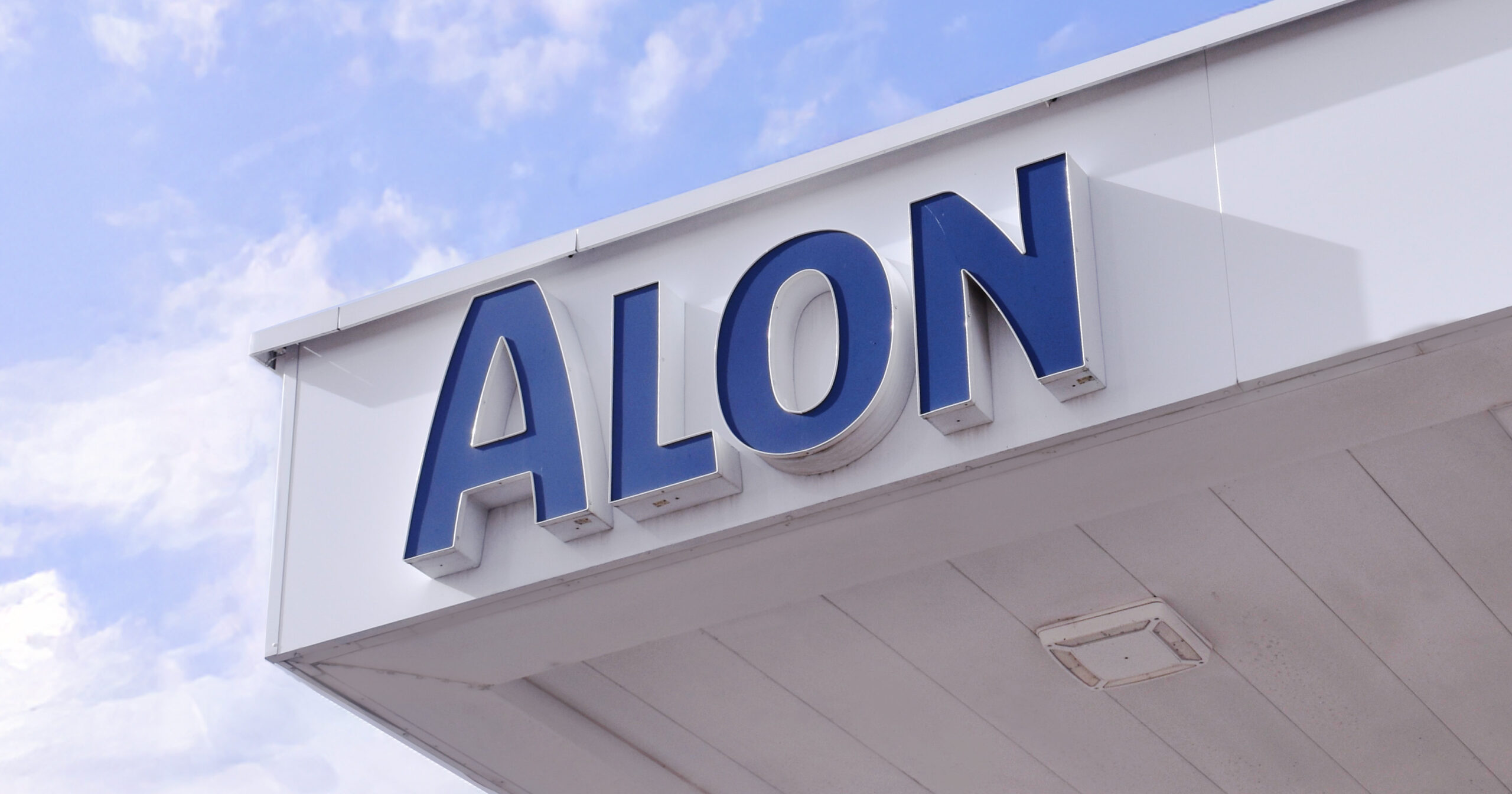 Alon